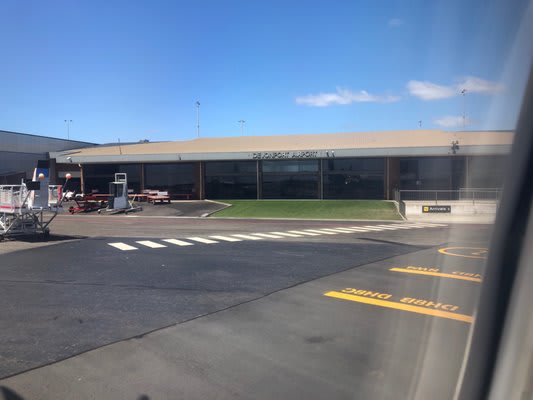 +61 (1300) 070718 Jetstar Airways Unaccompanied Minor Booking & Child Travel Policies in Australia  | BookClub