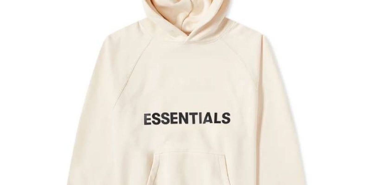 Essentials Hoodie vs Stussy Graphic Tees: Streetwear Staples to Buy