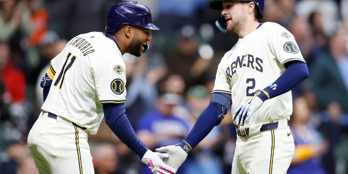 Brewers conquer Blue Jays 2-1 towards finish squandering streak