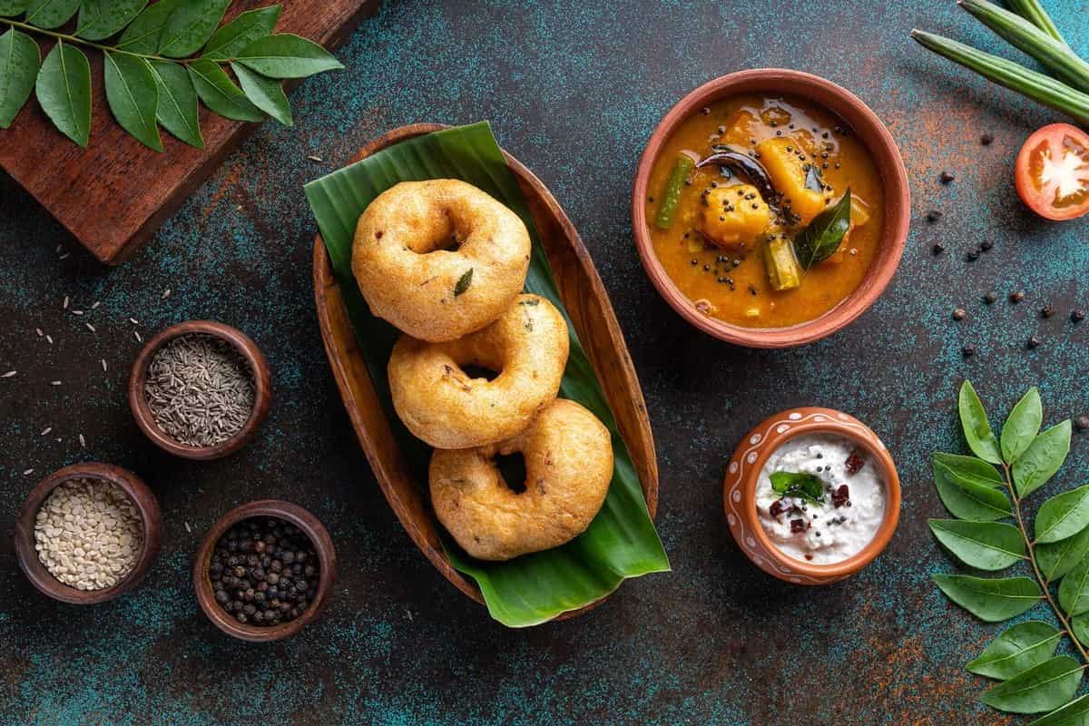 Crispy Rava Medu Vada Recipe using Balian Sooji from the house of Bamb  – Bambino Pasta