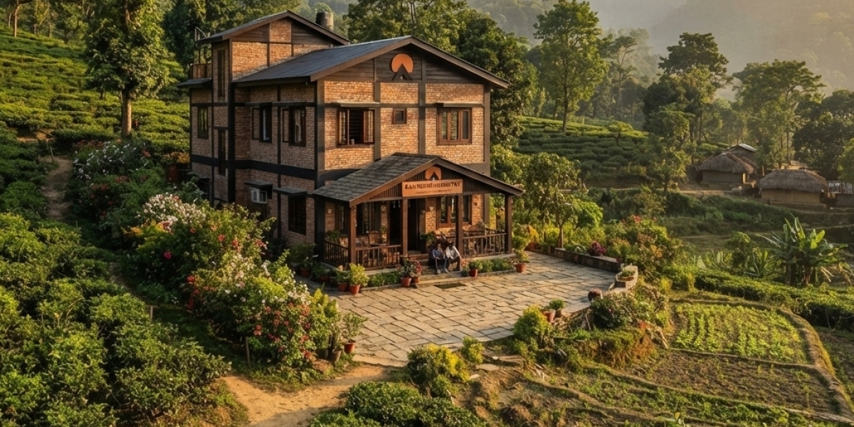 When is the best time to stay at a homestay in West Bengal?