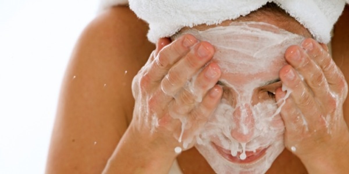 Benefits of Using the Right Face Wash for Acne