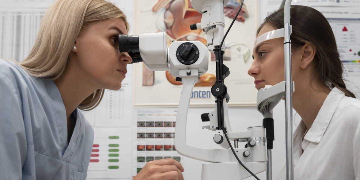 What Factors Should You Consider Before Choosing a Cataract Hospital?